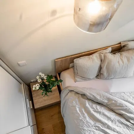 Domillion New Hall Duplex D11c For 12 Ppl